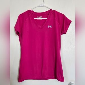 Under Armour semi fitted heat gear vneck tee women's size small